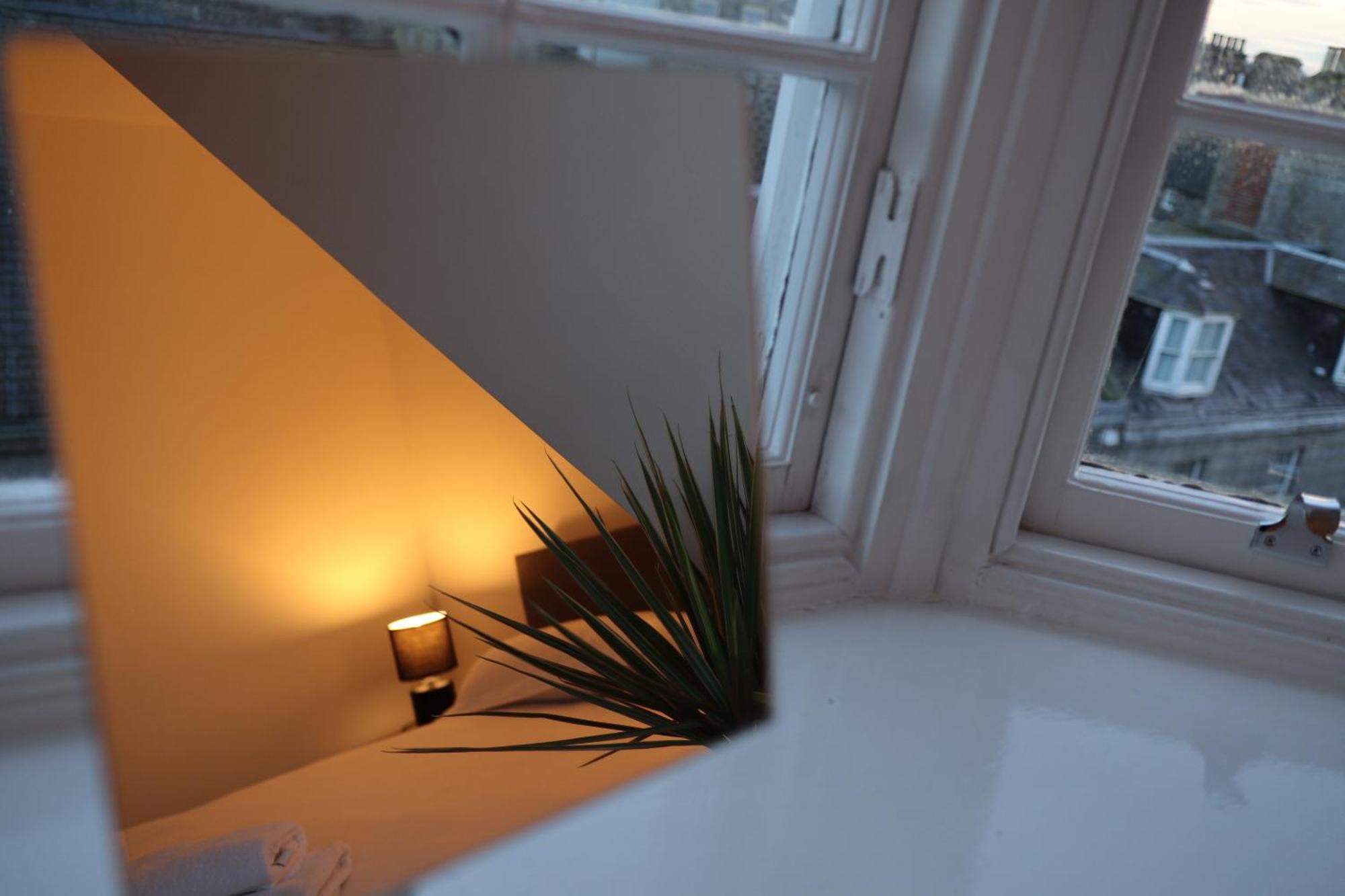 Historic, City Centre Apartment Aberdeen Room photo